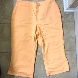 Vintage Denim and Co 1X Capris Peach